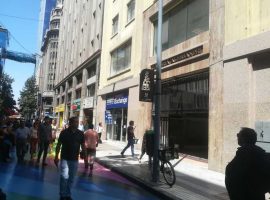 SANTIAGO, ARRIENDO GRAN LOCAL PLENO CENTRO SANTIAGO